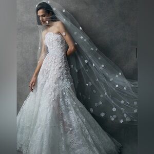 Oscar De La Renta Veil Stunning All Over Embroidered Never Worn